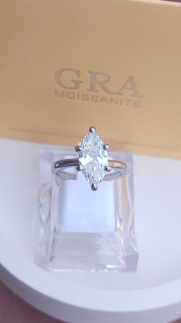 925 SILVER STERLING RING WITH MOISSANITE DIAMOND