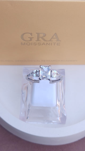 925 SILVER STERLING RING WITH MOISSANITE DIAMOND