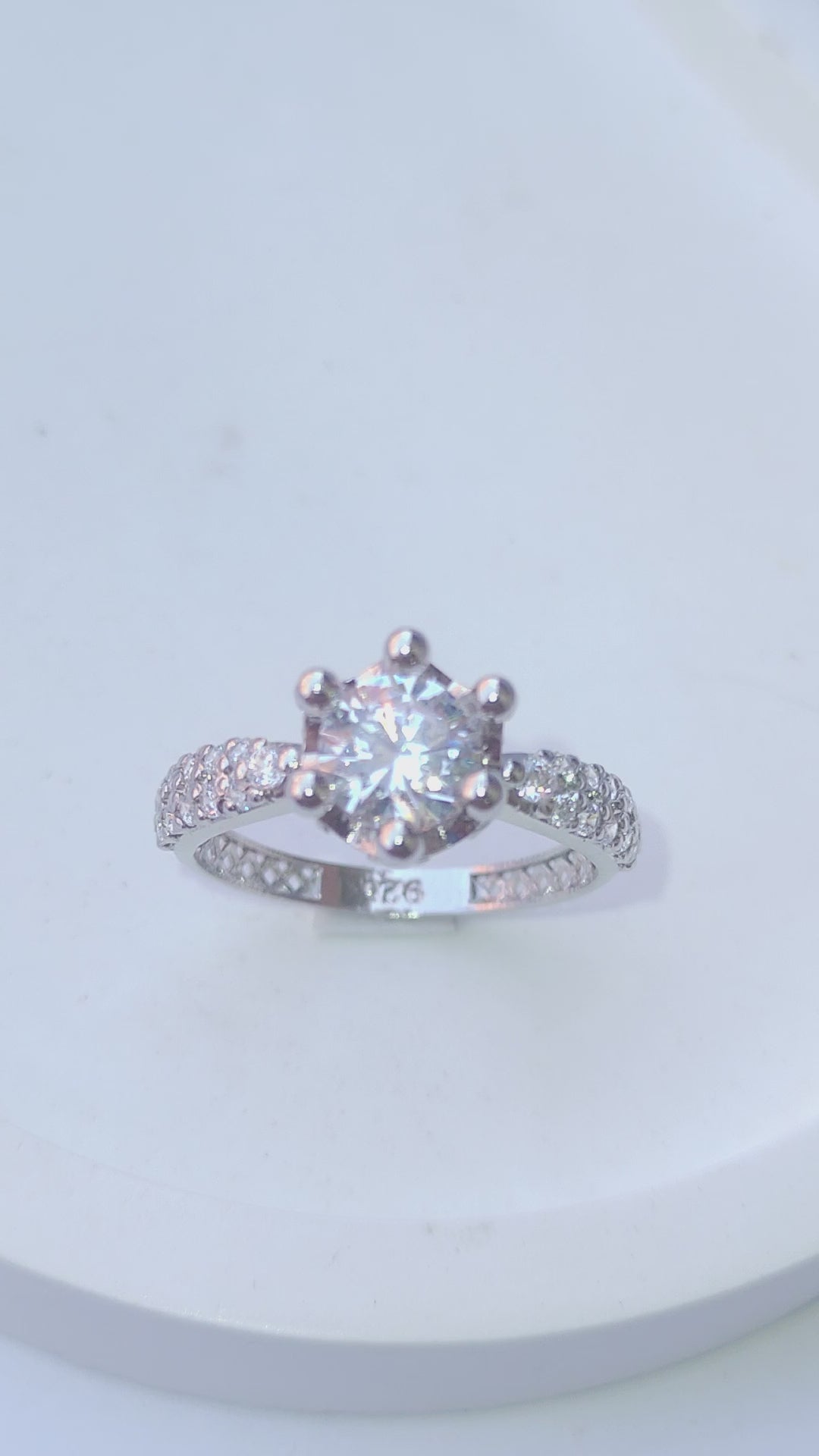 925 SILVER STERLING RING WITH MOISSANITE DIAMOND PAWNABLE AND LEGIT S08