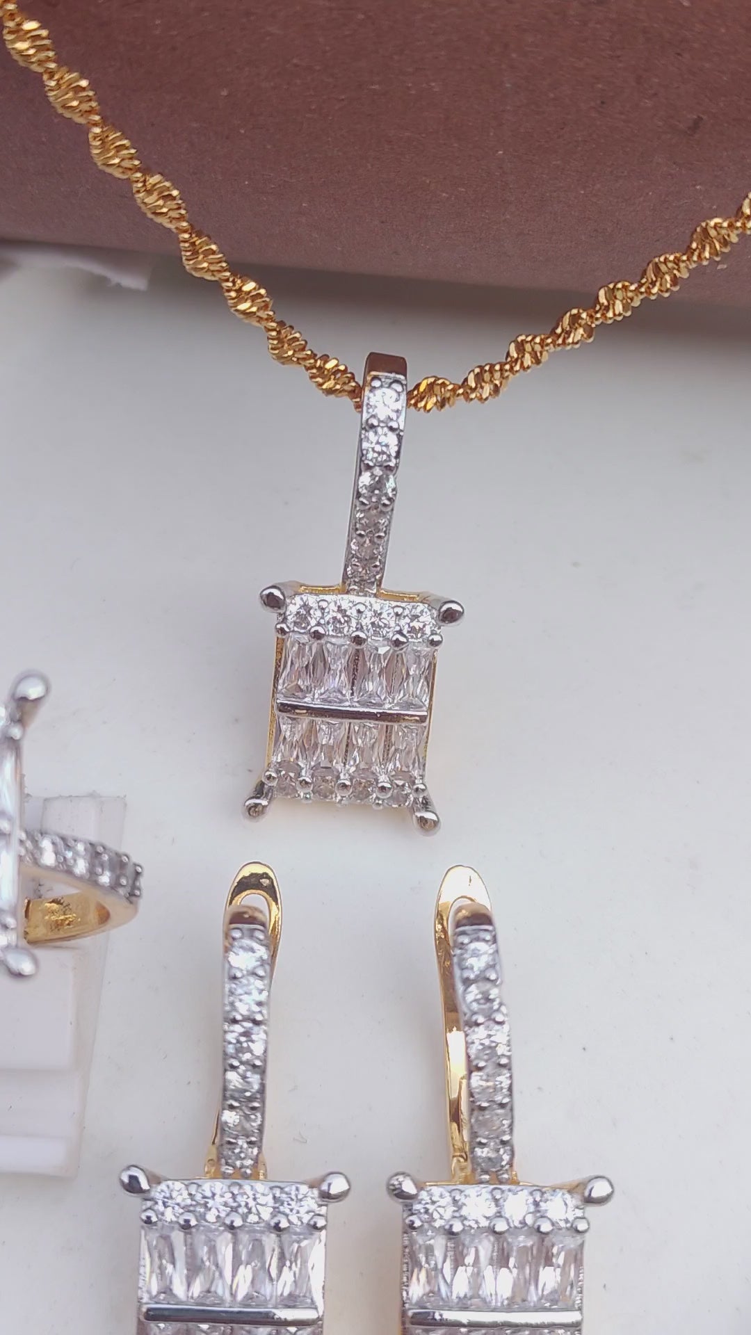 💎Diamond Cut Zircon Locket Set | 22K Gold Plated (1 year Warranty) |