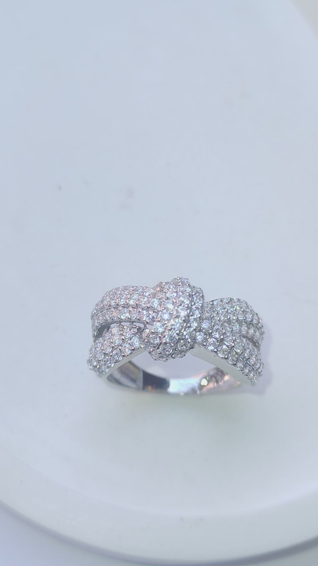 925 SILVER STERLING RING WITH MOISSANITE DIAMOND PAWNABLE AND LEGIT S19