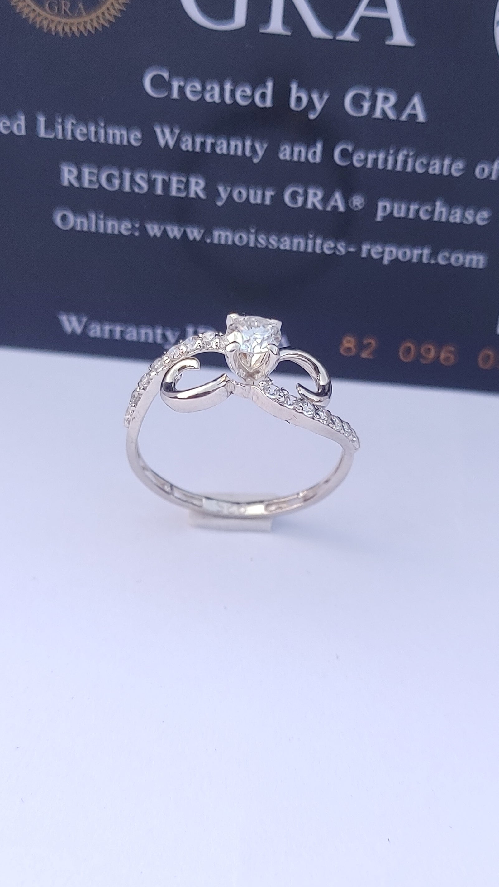 925 SILVER STERLING RING WITH MOISSANITE DIAMOND PAWNABLE AND LEGIT S17