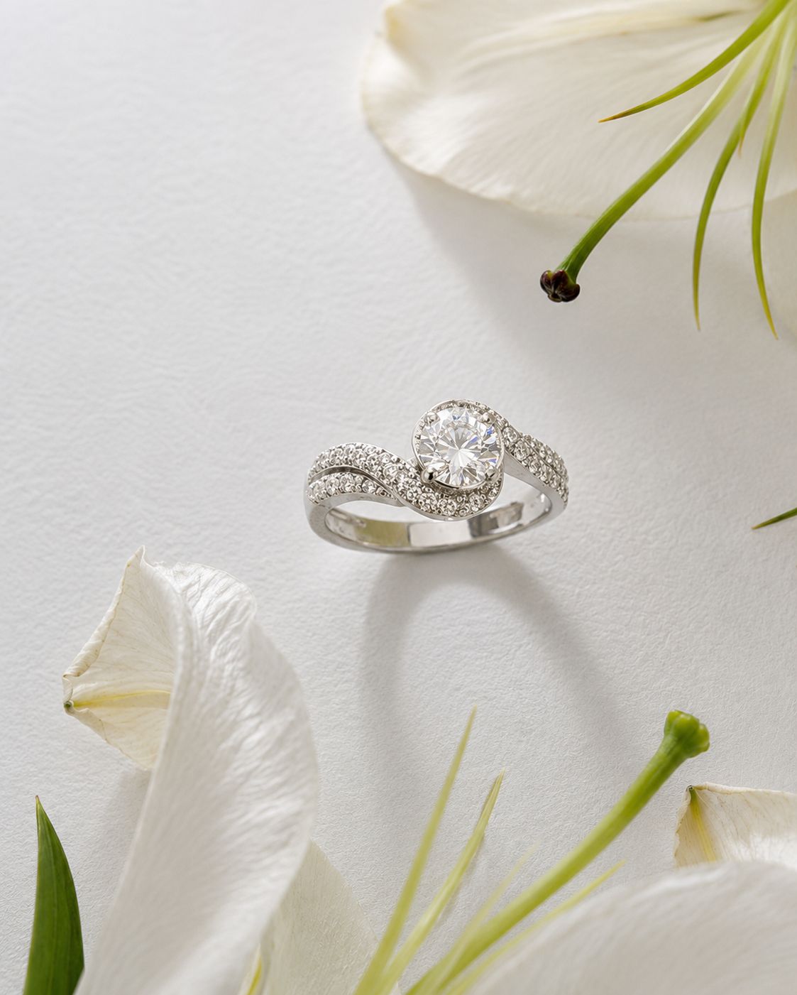925 SILVER STERLING RING WITH MOISSANITE DIAMOND S22