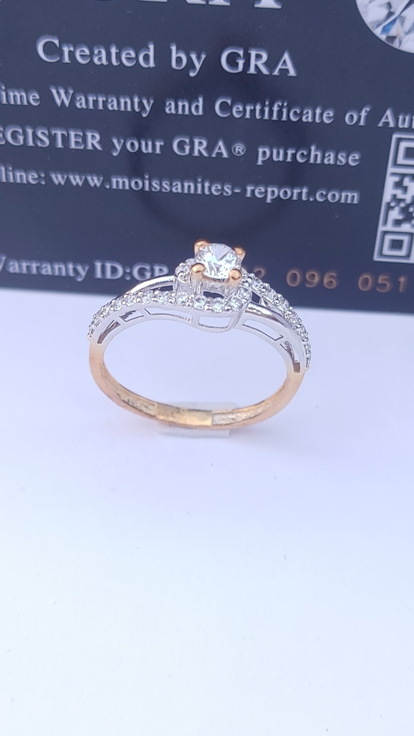 925 SILVER STERLING RING WITH MOISSANITE DIAMOND PAWNABLE AND LEGIT S11