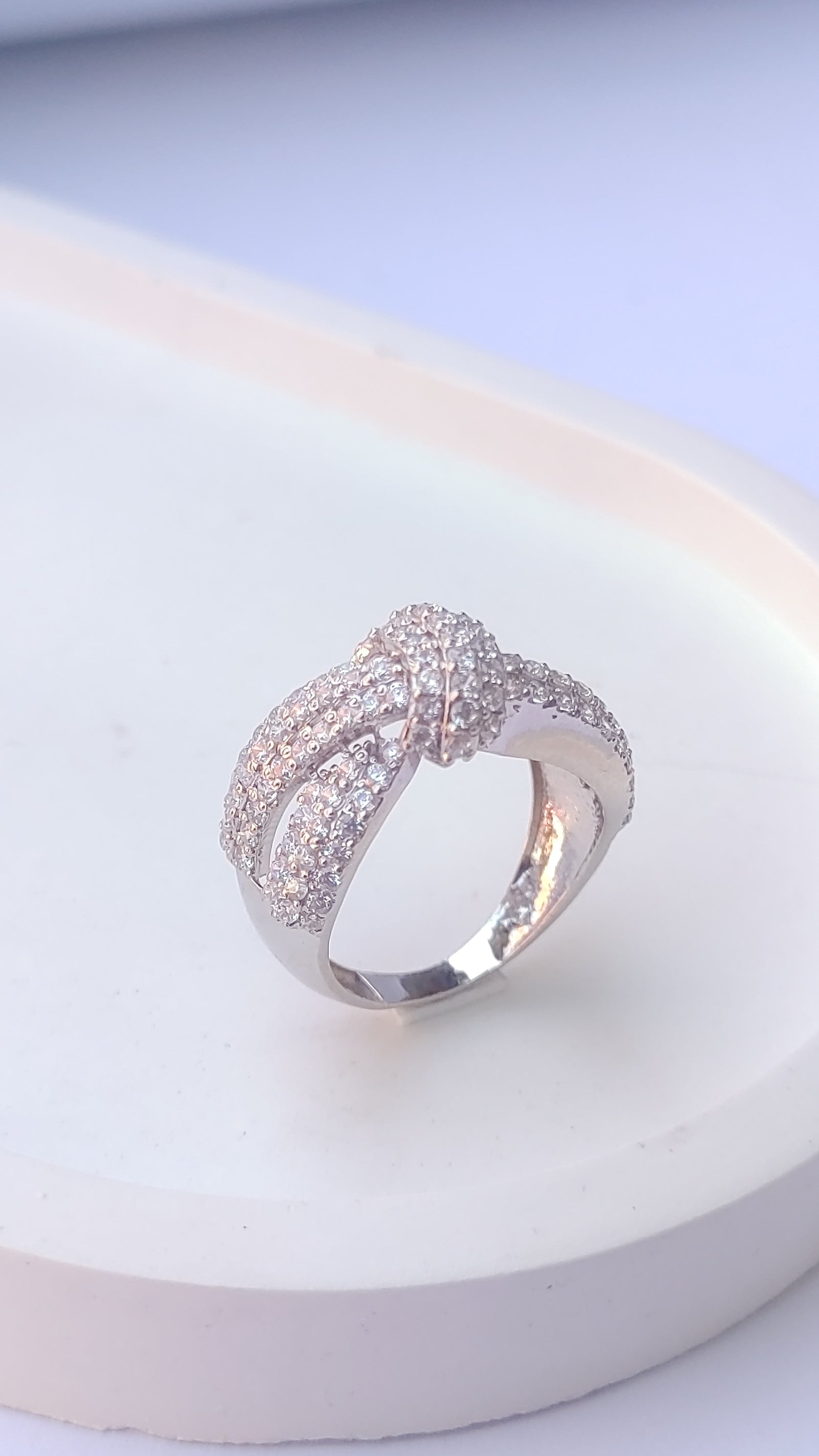 925 SILVER STERLING RING WITH MOISSANITE DIAMOND S19