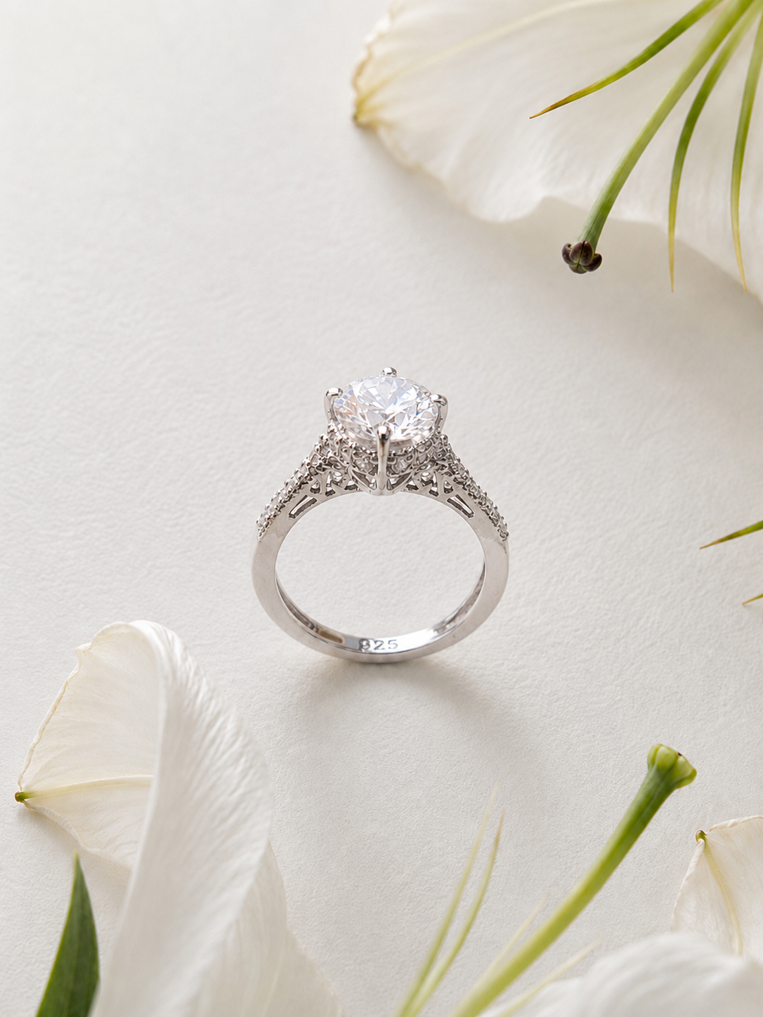 925 SILVER STERLING RING WITH MOISSANITE DIAMOND