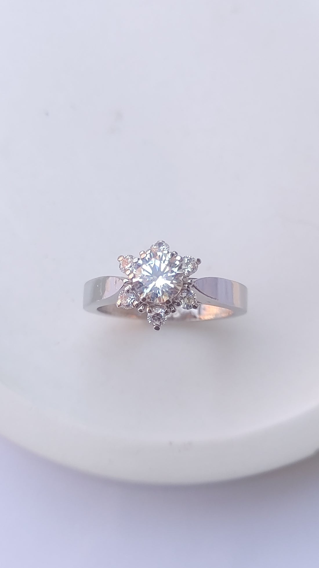 925 SILVER STERLING RING WITH MOISSANITE DIAMOND PAWNABLE AND LEGIT S07