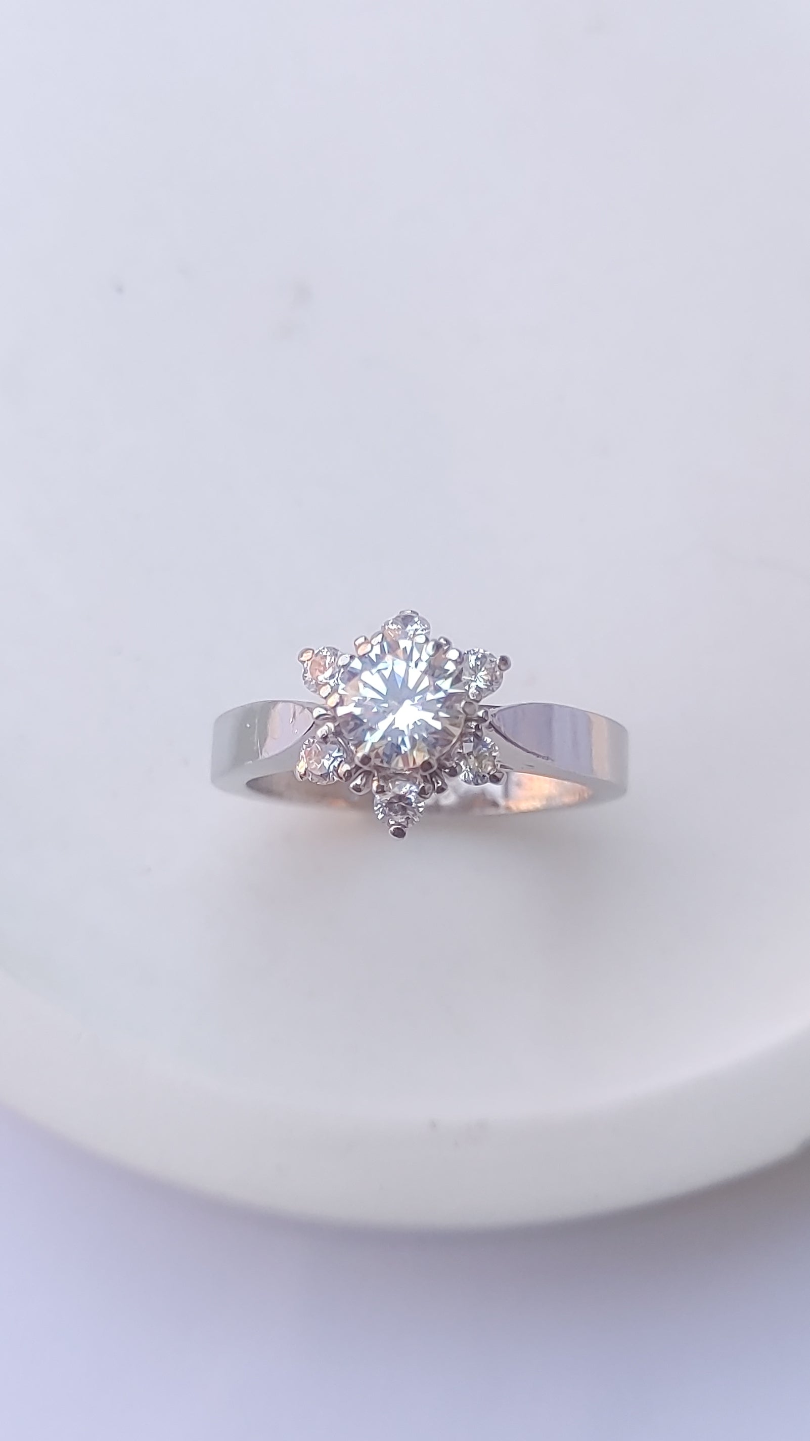 925 SILVER STERLING RING WITH MOISSANITE DIAMOND PAWNABLE AND LEGIT S07