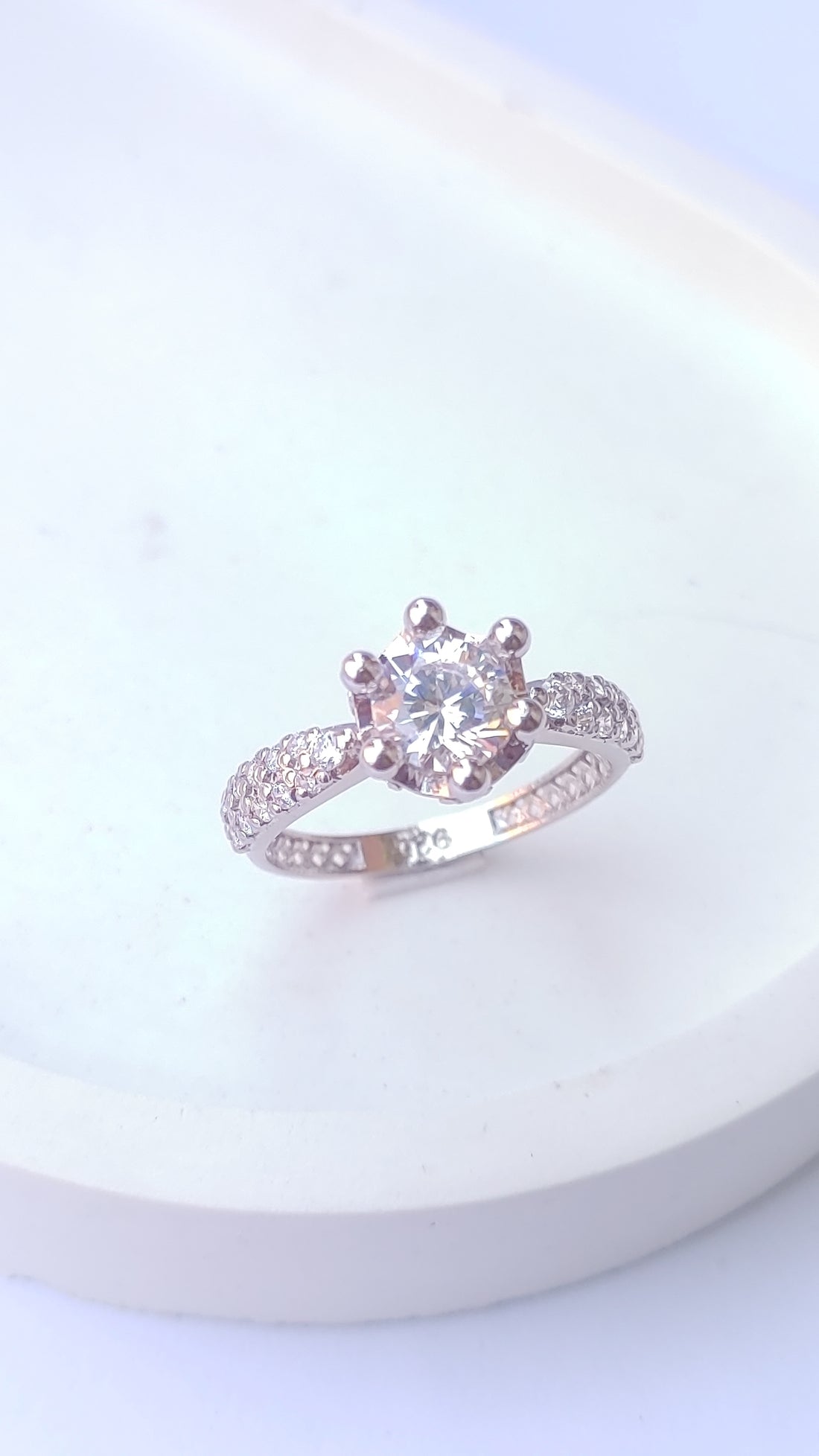 925 SILVER STERLING RING WITH MOISSANITE DIAMOND PAWNABLE AND LEGIT S08