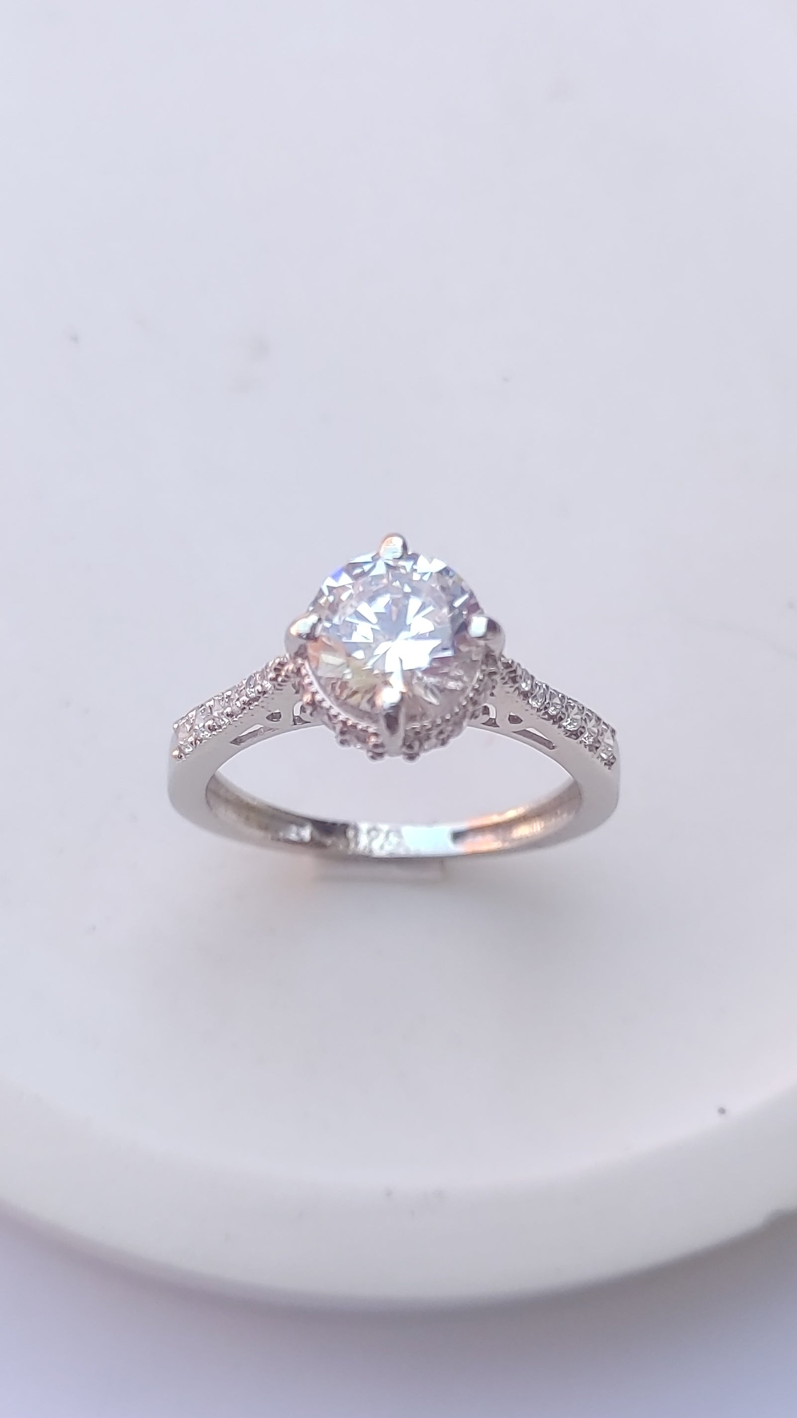 925 SILVER STERLING RING WITH MOISSANITE DIAMOND PAWNABLE AND LEGIT S23