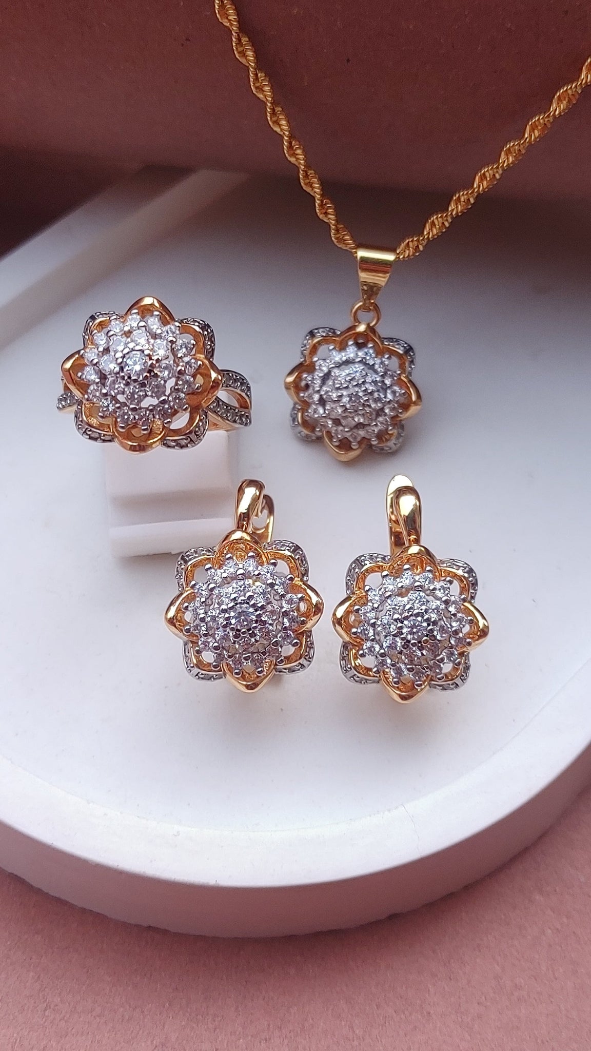 💎Diamond Cut Zircon Locket Set | 22K Gold Polish (3Yrs. Warranty) | MK-382