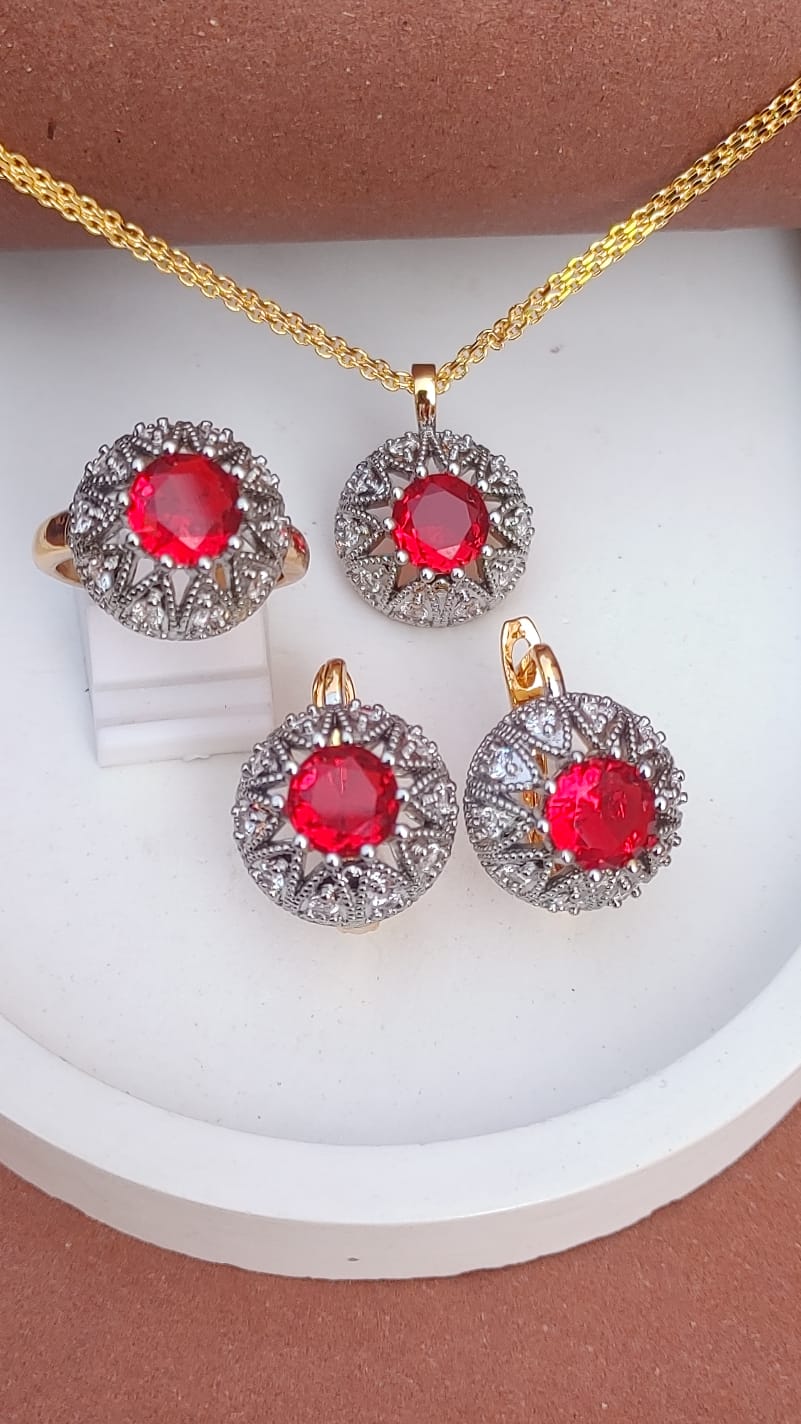 💎Diamond Cut Zircon Locket Set | 22K Gold Plated (1 year Warranty) |