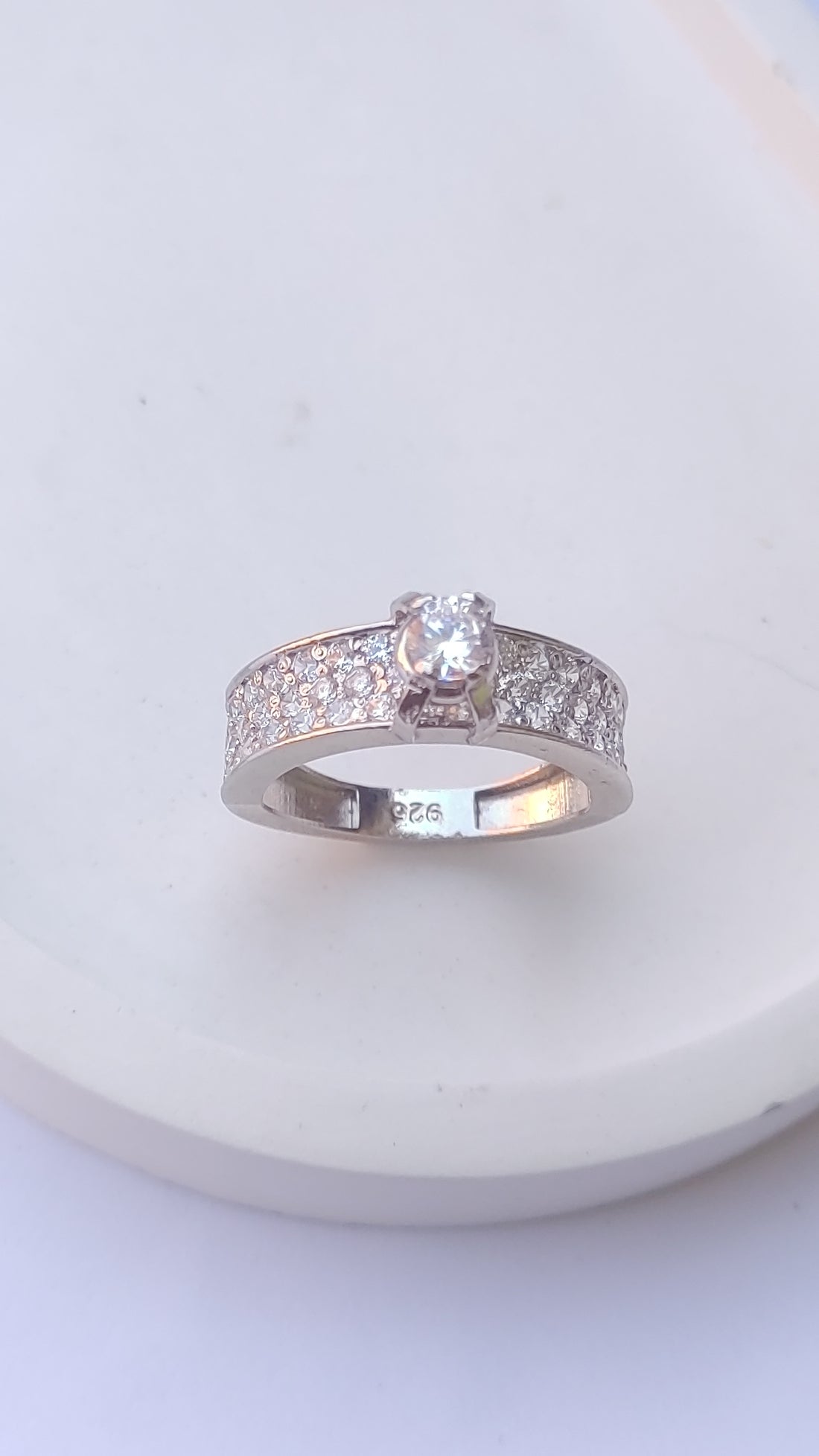 925 SILVER STERLING RING WITH MOISSANITE DIAMOND PAWNABLE AND LEGIT S21