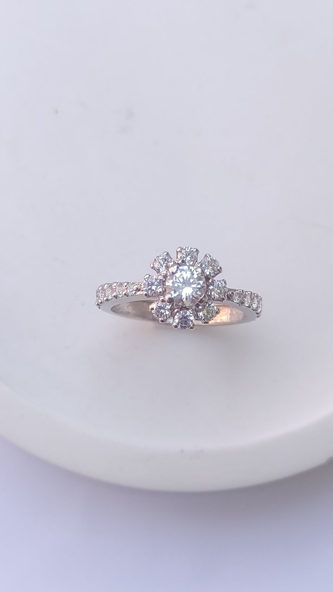 925 SILVER STERLING RING WITH MOISSANITE DIAMOND PAWNABLE AND LEGIT S12