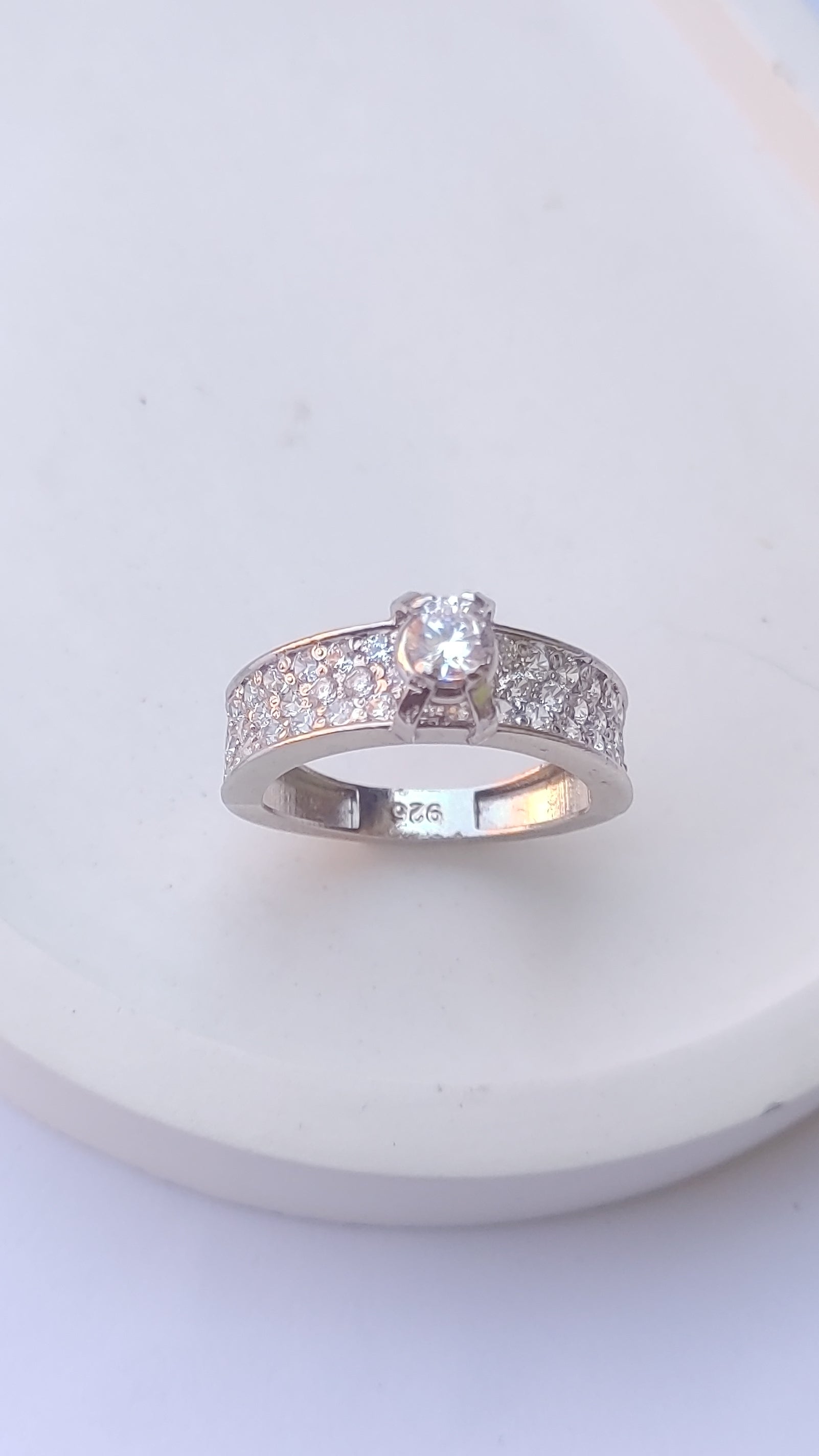 925 SILVER STERLING RING WITH MOISSANITE DIAMOND  S21