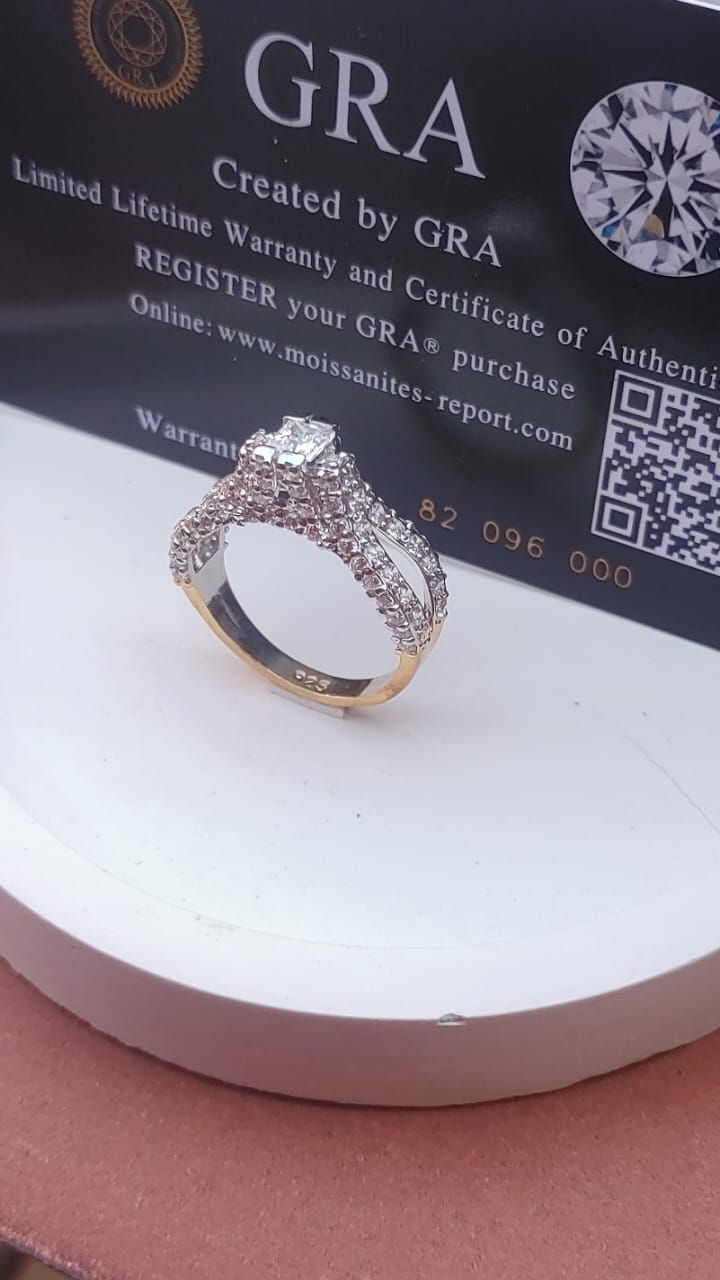 925 SILVER STERLING RING WITH MOISSANITE DIAMOND S14